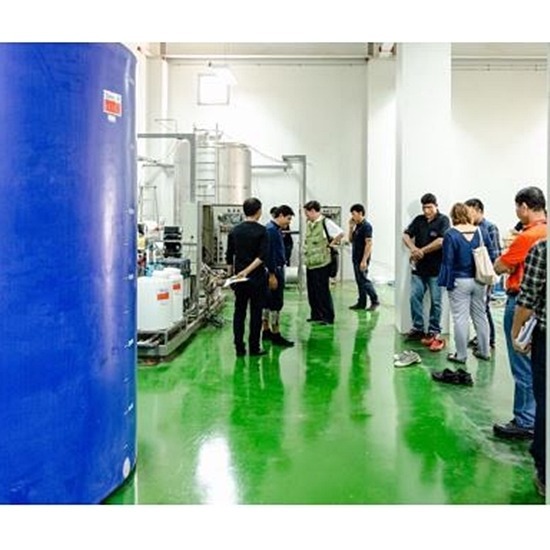 งานพื้นอีพ็อกซี่ Epoxy - บริษัท บารมี เทคโนโลยี คอนสตรัคชั่น จำกัด - รับทำพื้นอีพ็อกซี่  พื้นอีพ็อกซี่ Epoxy  พื้นอีพ็อกซี่  พื้น Epoxy  พื้นเคลือบแข็ง  พื้นทนความชื้น  พื้นโรงงาน  พื้นโกดัง  พื้นห้องครัว  พื้นห้องน้ำ 